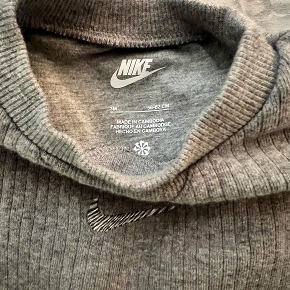 3months Nike Onesie - Picture 3 of 5
